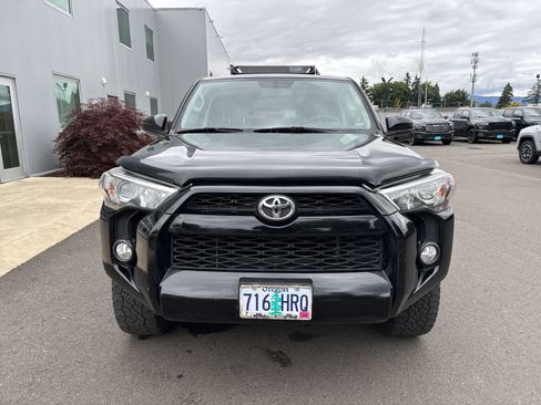 Used 2014 Toyota 4Runner SR5 AWD/4WD image 7