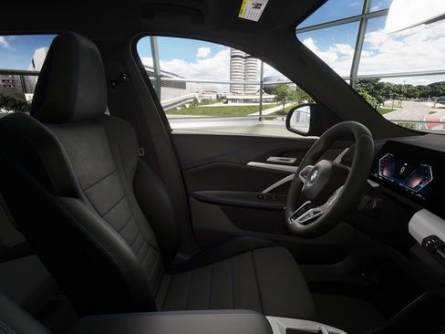 Used 2026 BMW X1 xDrive28i w/ Technology Package image 38