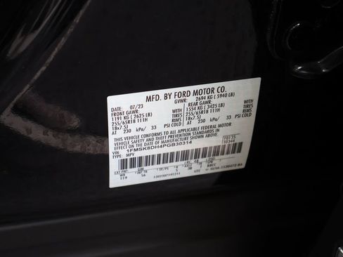 Used 2023 Ford Explorer XLT w/ Equipment Group 202A AWD/4WD image 51
