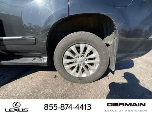 Used 2014 Lexus GX 460 w/ Premium Package image 25