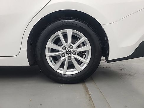 Used 2025 Toyota Camry SE FWD image 11