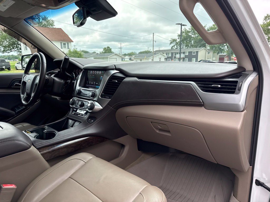 Used 2017 Chevrolet Tahoe LT w/ LT Signature Package AWD/4WD image 31