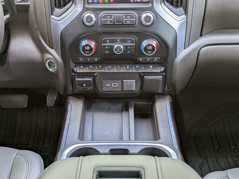 Used 2020 GMC Sierra 1500 SLT w/ SLT Premium Plus Package AWD/4WD image 20