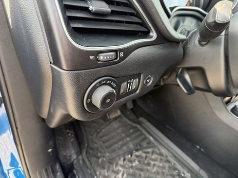 Used 2021 Jeep Cherokee Trailhawk w/ Sun, Sound & Nav Group image 14