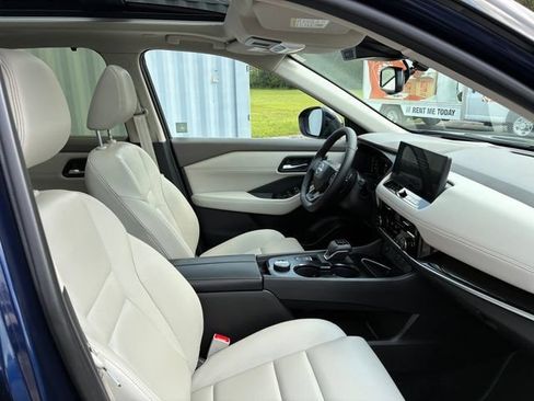 Used 2025 Nissan Rogue SL w/ SL Premium Package AWD/4WD image 22