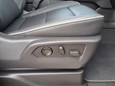 Used 2025 Chevrolet Tahoe Premier AWD/4WD image 13