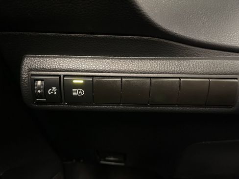Used 2023 Toyota Corolla LE FWD image 28