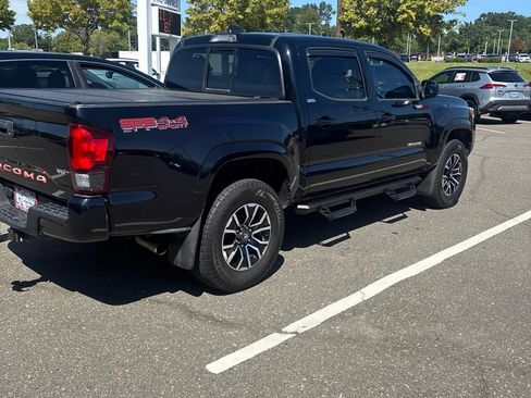 Used 2020 Toyota Tacoma SR AWD/4WD image 9