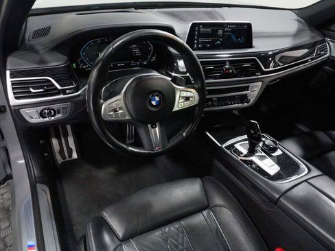 Used 2022 BMW 750i xDrive w/ Executive Package AWD/4WD image 17