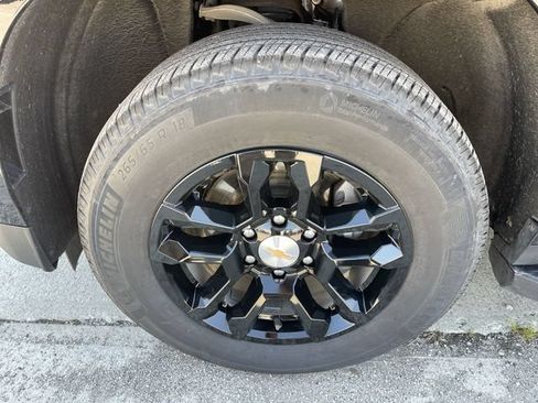 Used 2025 Chevrolet Tahoe LT AWD/4WD image 10