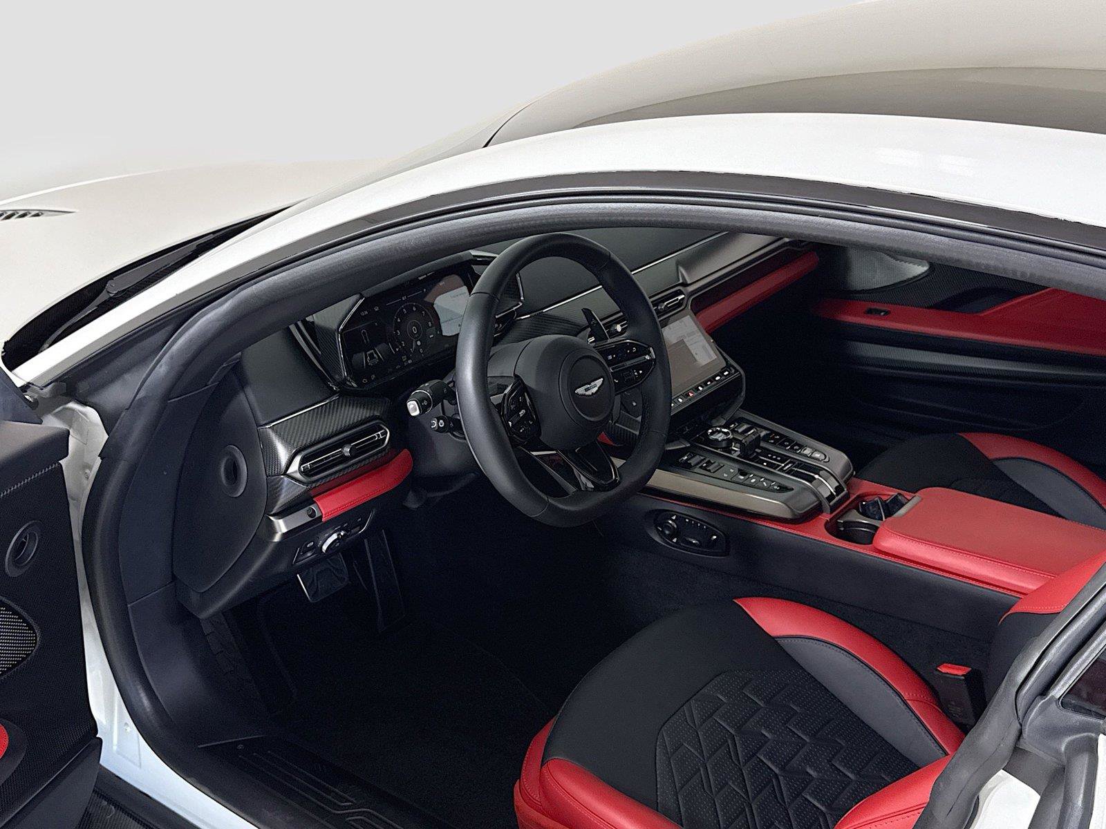 Used 2025 Aston Martin Vanquish RWD image 14