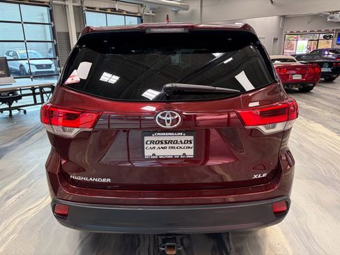 Used 2018 Toyota Highlander XLE FWD image 36
