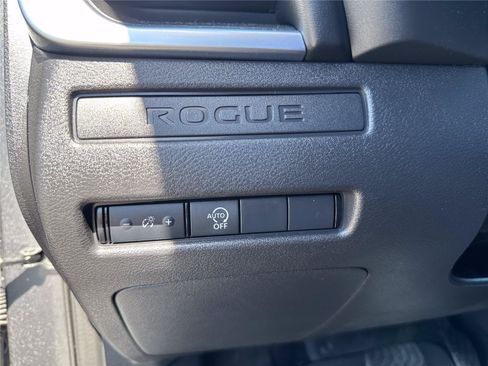 Used 2023 Nissan Rogue S FWD image 18
