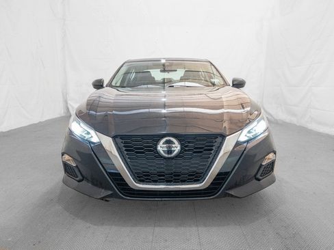 Used 2021 Nissan Altima 2.5 SV image 2