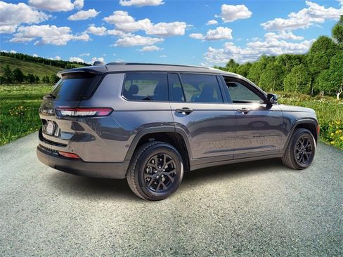 Certified 2025 Jeep Grand Cherokee L Altitude image 4