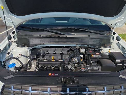 Used 2025 Hyundai Venue SEL FWD image 34