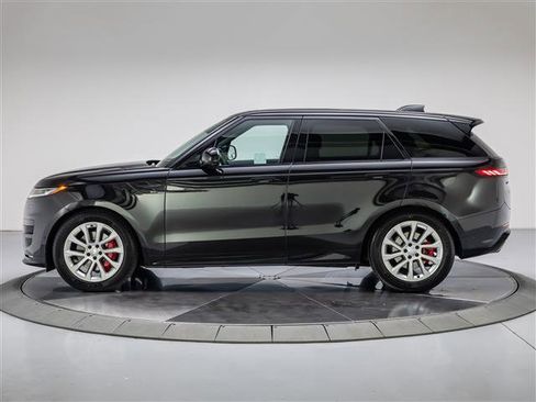 Used 2024 Land Rover Range Rover Sport Dynamic SE AWD/4WD image 2