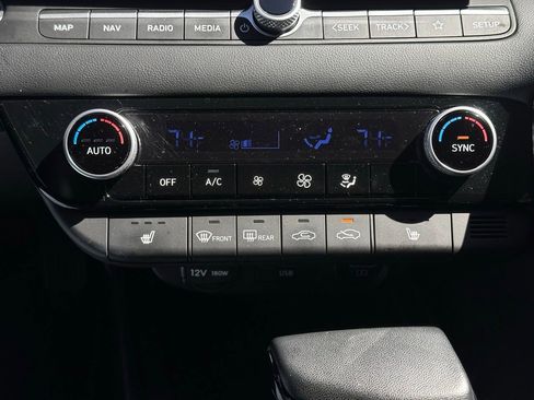 Used 2023 Hyundai Elantra Limited image 30