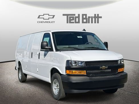 New 2025 Chevrolet Express 2500 Work Van w/ Safety Package image 3
