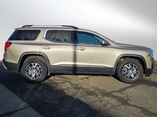 Used 2023 GMC Acadia SLT video 2
