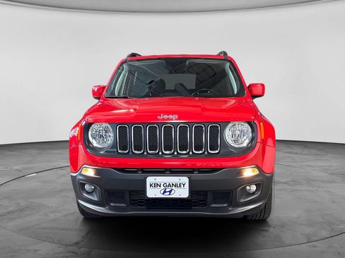 Used 2018 Jeep Renegade Latitude w/ Cold Weather Group AWD/4WD image 10