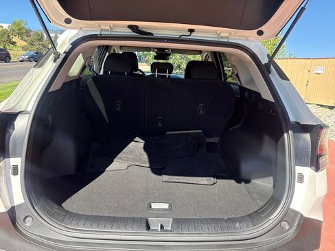 Used 2024 Kia Sportage LX AWD/4WD image 7