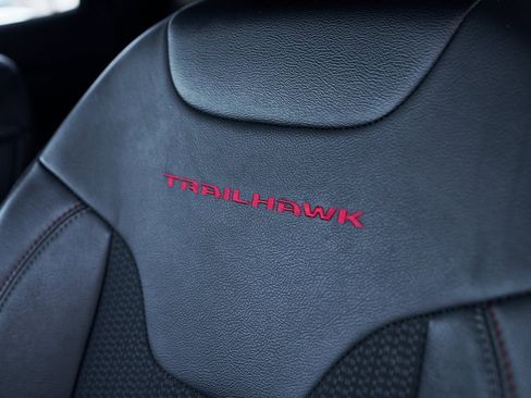 Used 2024 Jeep Compass Trailhawk image 30