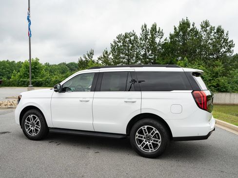 Used 2025 Ford Expedition Active AWD/4WD image 7
