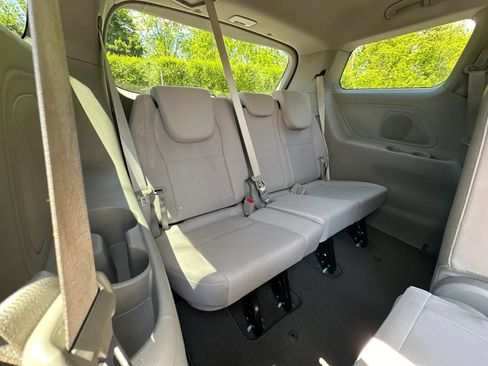 Used 2019 Kia Sedona LX FWD image 32