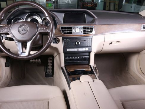 Used 2016 Mercedes-Benz E 350 Sedan image 3