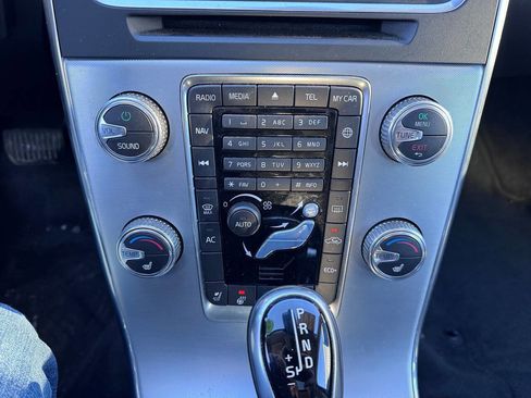 Used 2018 Volvo V60 T5 Dynamic w/ Protection Package image 14