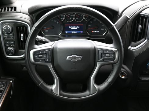 Used 2019 Chevrolet Silverado 1500 LT Trail Boss w/ Convenience Package AWD/4WD image 15