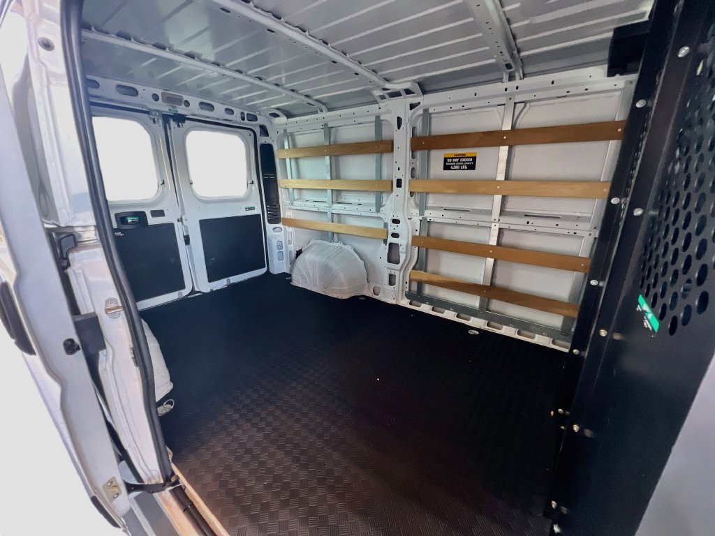 Used 2025 RAM ProMaster 2500 w/ U-Haul Equipment Group FWD image 25