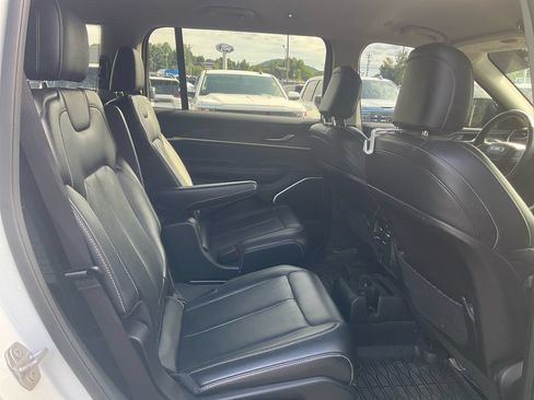 Used 2022 Jeep Grand Cherokee L Limited w/ Black Appearance Package RWD image 13