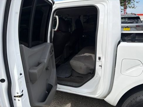 Used 2011 Nissan Frontier S RWD image 11
