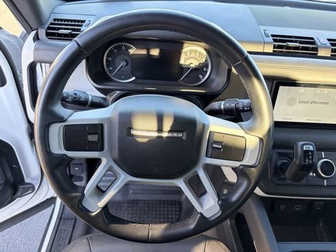 Used 2023 Land Rover Defender 110 SE image 7