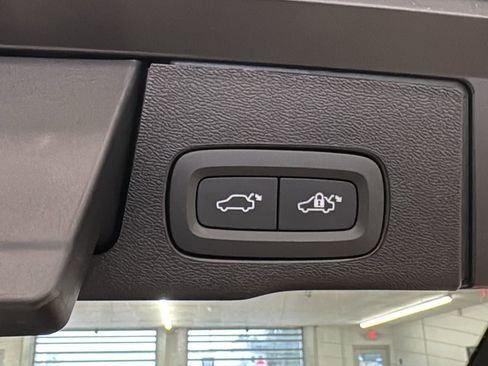 New 2026 Volvo XC60 T8 Ultra w/ Climate Package AWD/4WD image 30