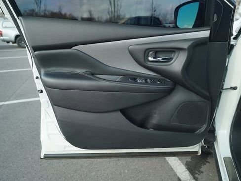 Used 2024 Nissan Murano SV w/ SV Midnight Edition Package image 13