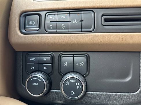 Used 2024 Chevrolet Tahoe Premier AWD/4WD image 29