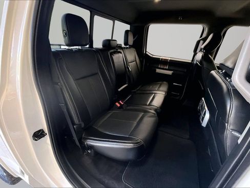Used 2019 Ford F150 Lariat w/ Equipment Group 502A Luxury AWD/4WD image 24