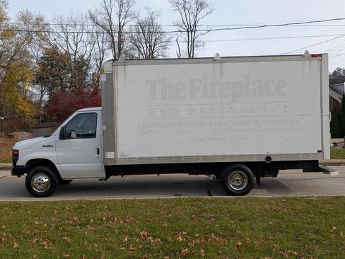 Used 2017 Ford E-450 and Econoline 450 Super Duty RWD image 10
