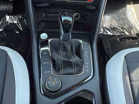 New 2026 Volkswagen Taos SE image 22