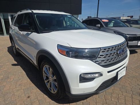 Used 2021 Ford Explorer Limited AWD/4WD image 3