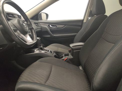 Used 2019 Nissan Rogue S w/ Special Edition Package FWD image 17