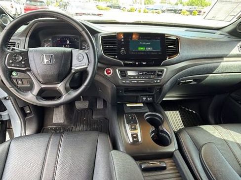 Used 2023 Honda Passport TrailSport image 18