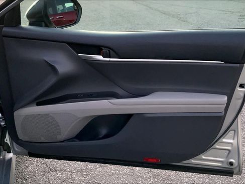 Used 2022 Toyota Camry LE image 22