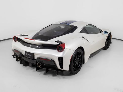 Used 2020 Ferrari 488 Pista Coupe RWD image 20