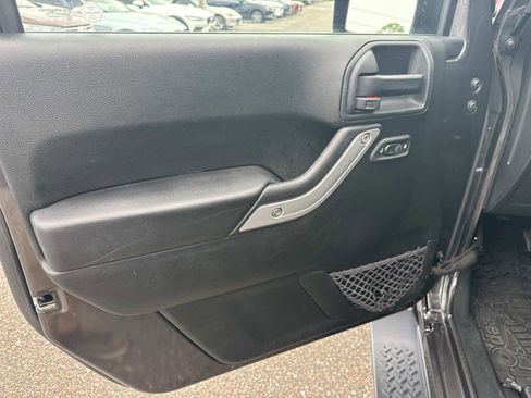 Used 2018 Jeep Wrangler Sahara w/ Connectivity Group image 11