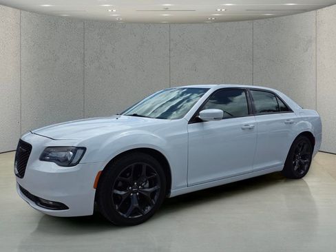 Certified 2023 Chrysler 300 S RWD image 7