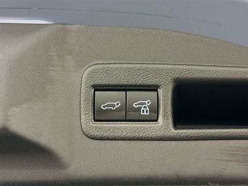 Used 2023 Subaru Solterra AWD image 32